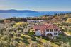 Independent villa with panoramic view in Gaino